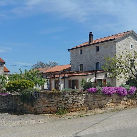 Abba Apartment Sveti Lovreč Pazenatički Exteriér fotografie