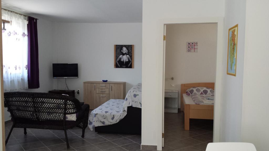 Abba Apartment Sveti Lovreč Pazenatički Exteriér fotografie