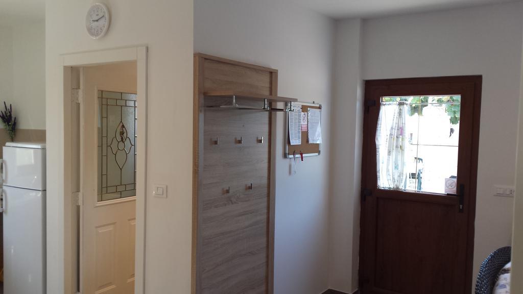 Abba Apartment Sveti Lovreč Pazenatički Exteriér fotografie