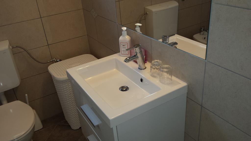 Abba Apartment Sveti Lovreč Pazenatički Exteriér fotografie