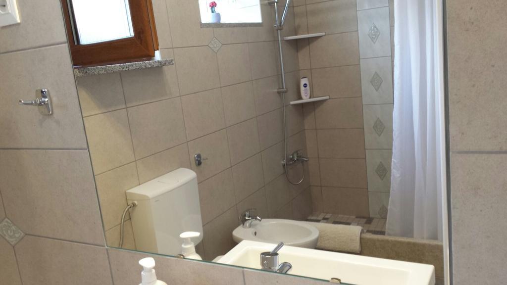Abba Apartment Sveti Lovreč Pazenatički Exteriér fotografie