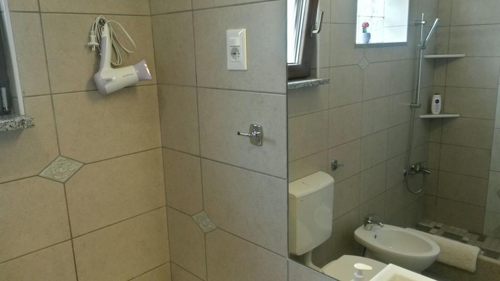 Abba Apartment Sveti Lovreč Pazenatički Exteriér fotografie