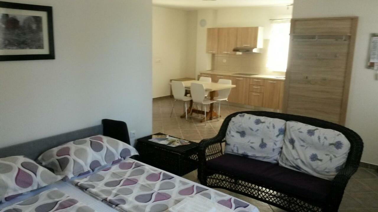 Abba Apartment Sveti Lovreč Pazenatički Exteriér fotografie