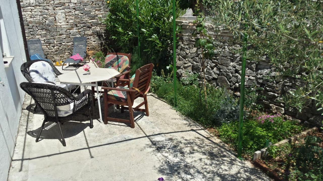 Abba Apartment Sveti Lovreč Pazenatički Exteriér fotografie
